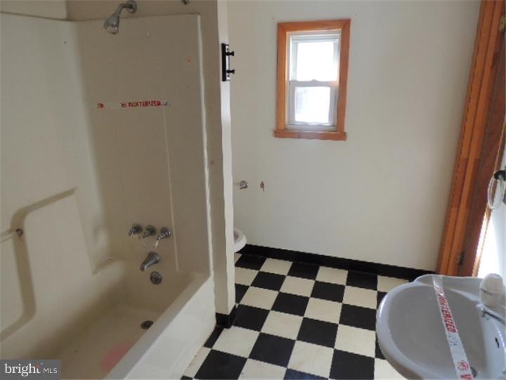 2381 White Oak Road Dover, DE 19901 - Photo 12 of 14 Bathroom