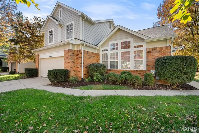 $435,000 | 16866 Chesterfield Bluffs Circle, Chesterfield, MO 63005