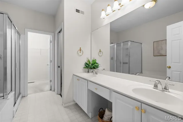 $435,000 | 16866 Chesterfield Bluffs Circle, Chesterfield, MO 63005