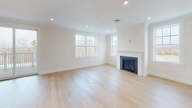 $733,733 | 1 Longview Drive, Unit 210, Atkinson, NH 03811