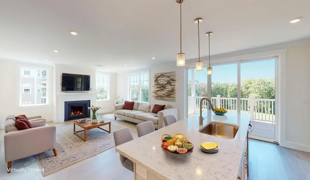 $733,733 | 1 Longview Drive, Unit 210, Atkinson, NH 03811