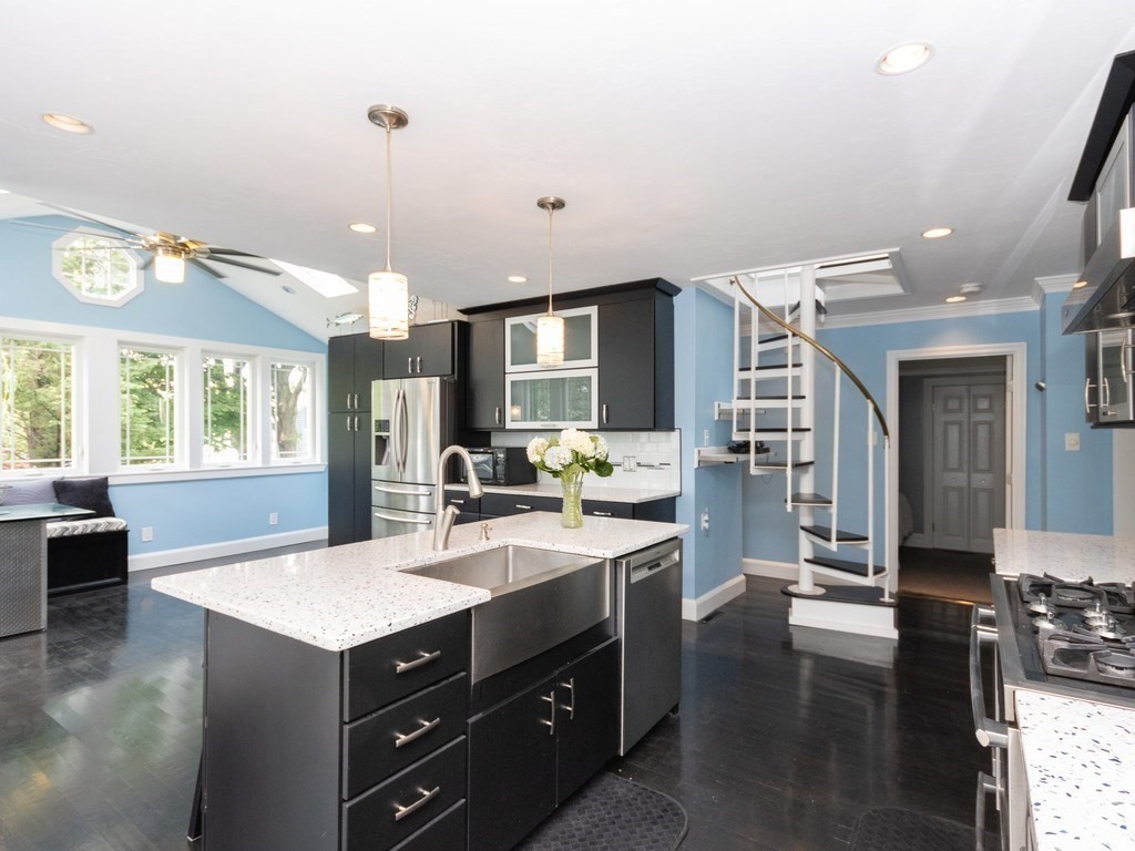 52 F Street Hull, MA 02045 - Photo 9 of 25