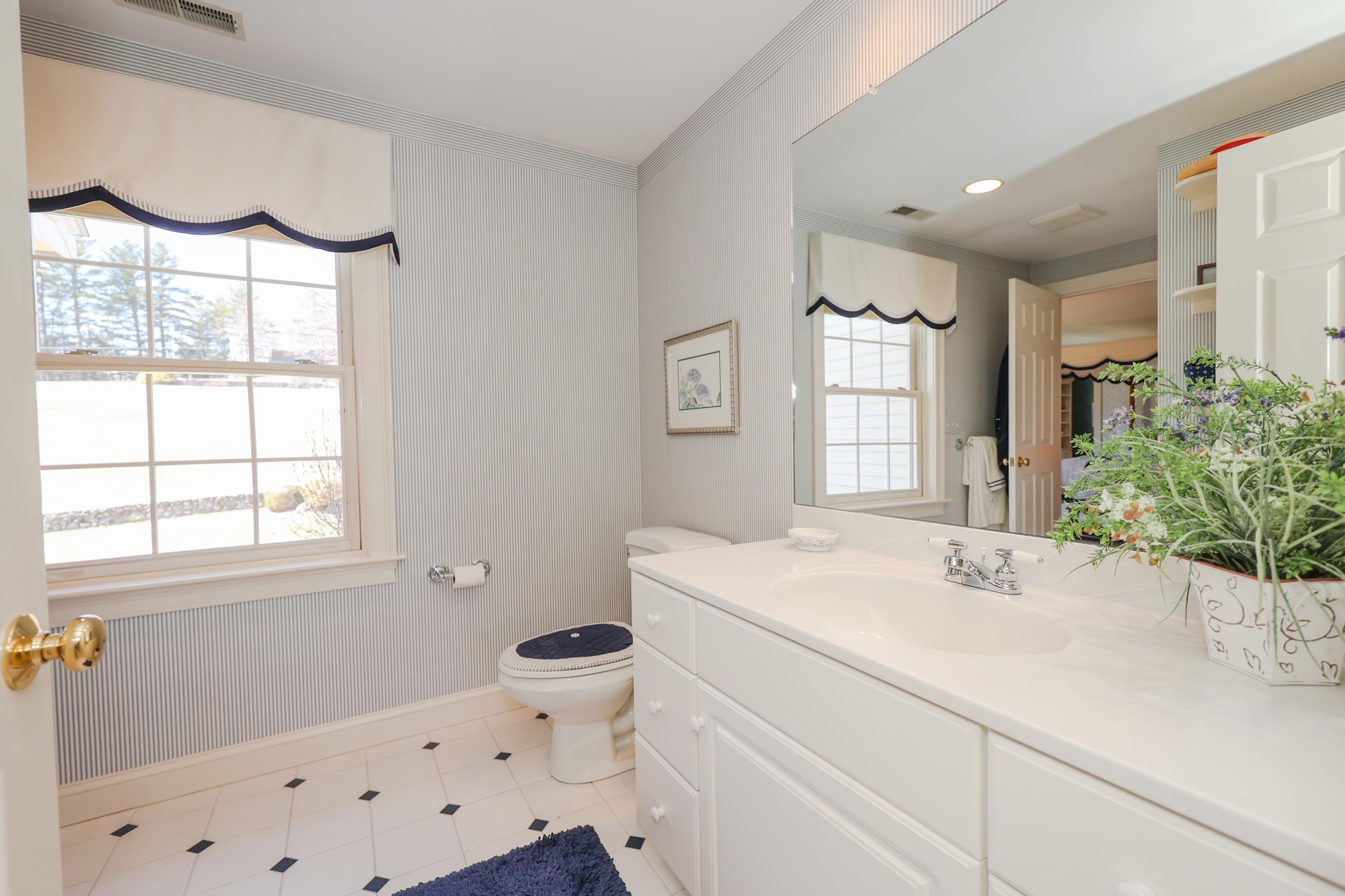 73 Cider Mill Road Bedford, NH 03110 - Photo 29 of 40