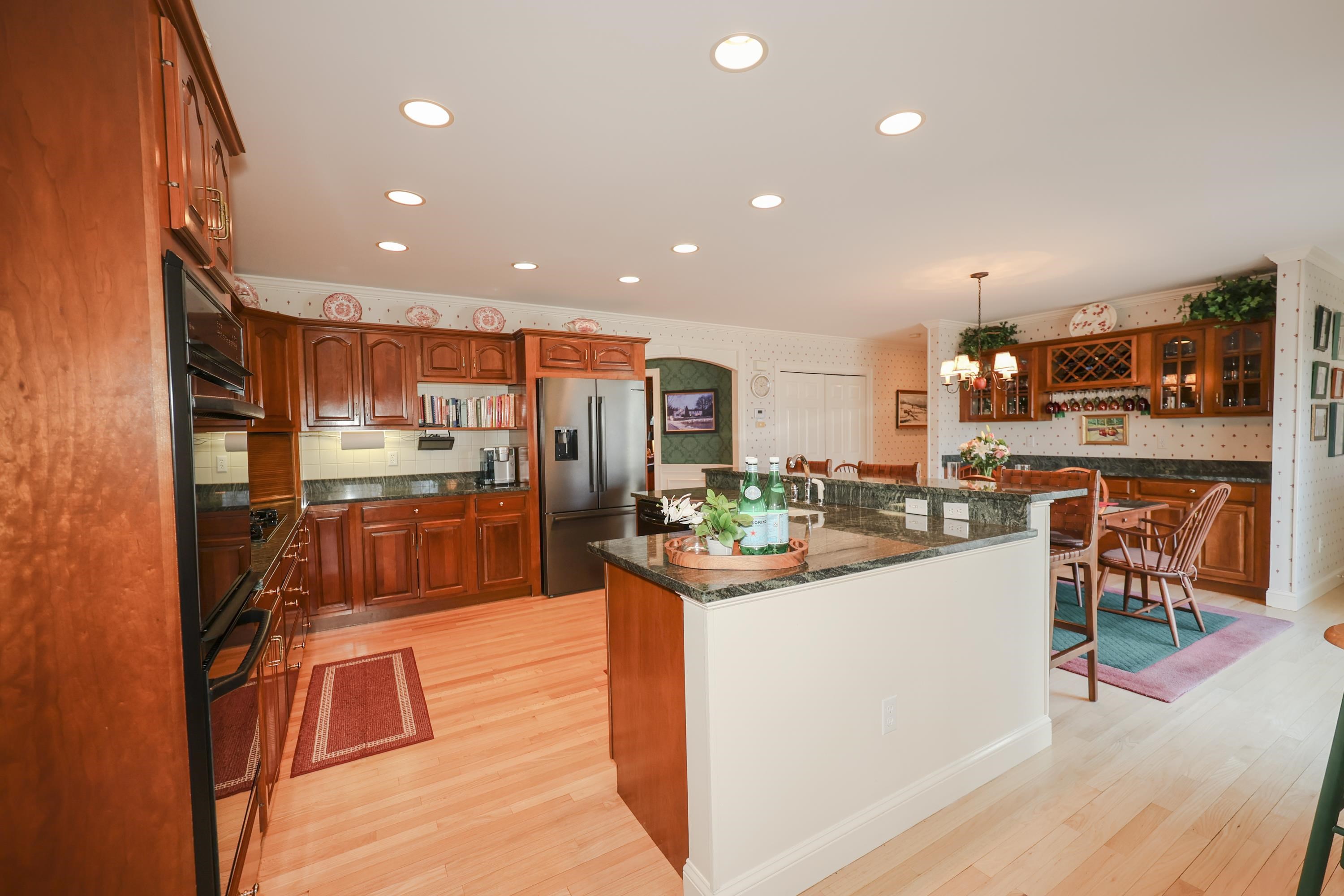 73 Cider Mill Road Bedford, NH 03110 - Photo 8 of 40