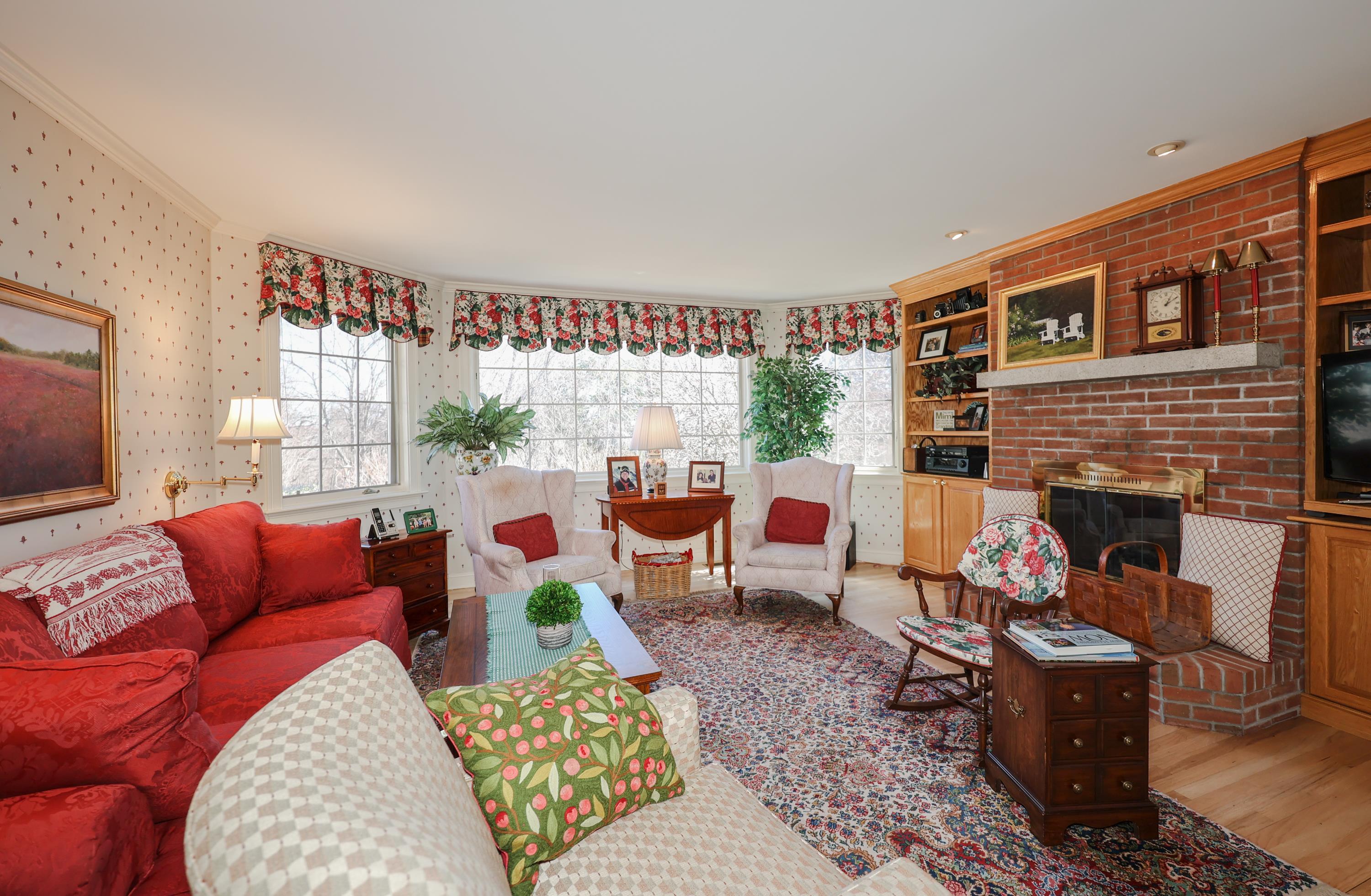 73 Cider Mill Road Bedford, NH 03110 - Photo 9 of 40