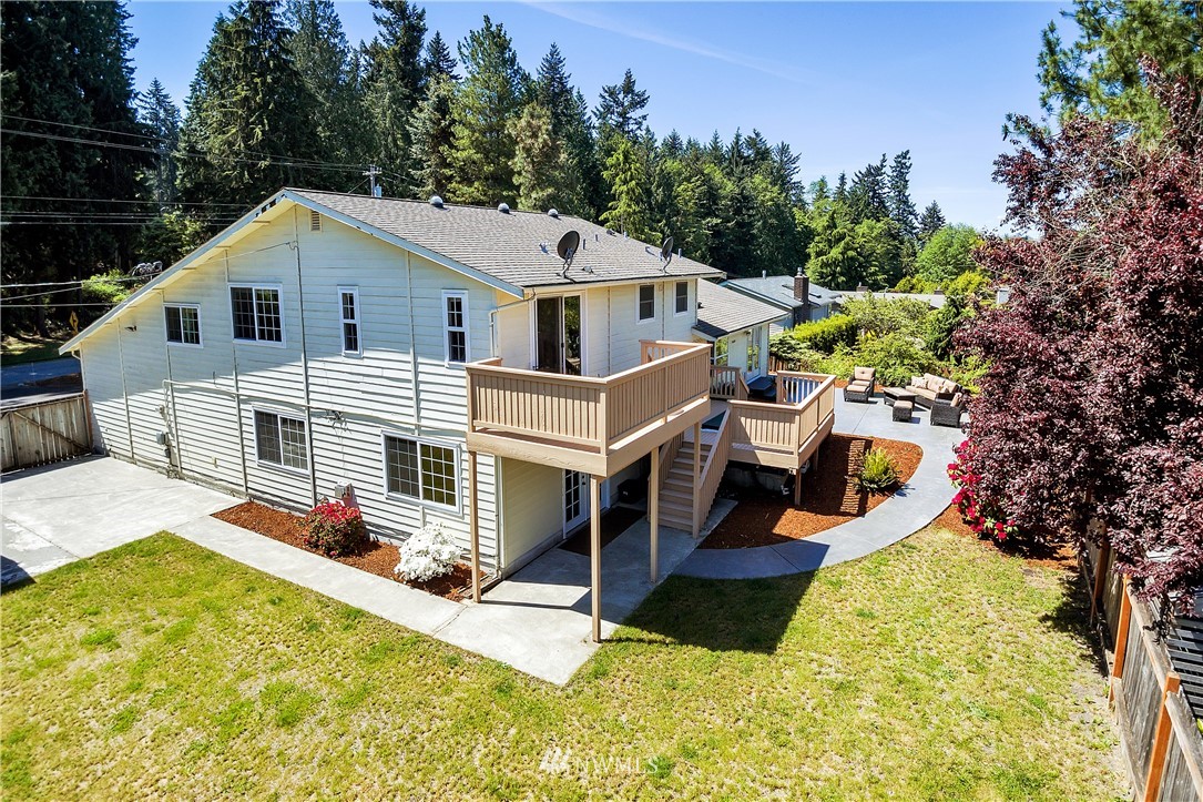 6407 Norma Beach Road Edmonds, WA 98026 - Photo 4 of 25 Gallery Image 4