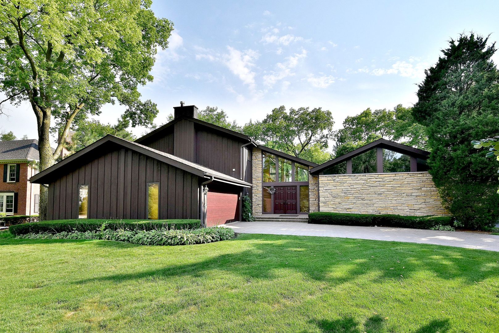 219 Shenstone Road Riverside, IL 60546 - Photo 1 of 7