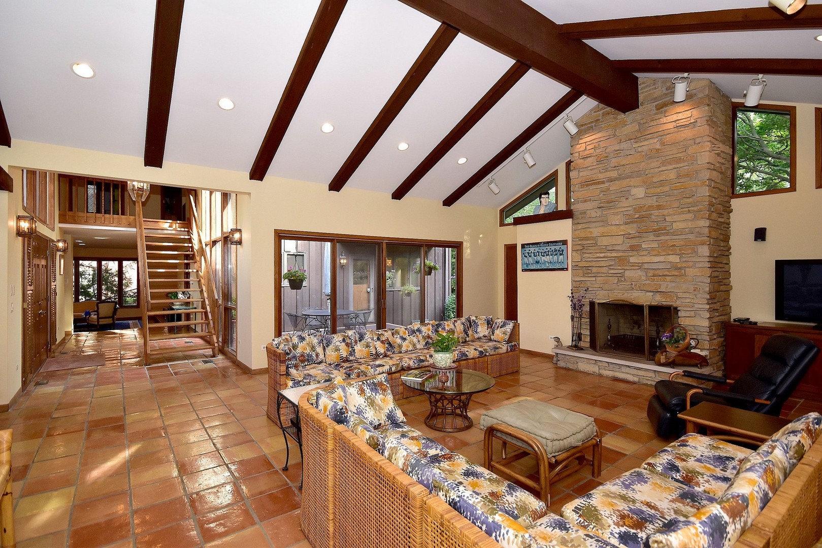 219 Shenstone Road Riverside, IL 60546 - Photo 4 of 7