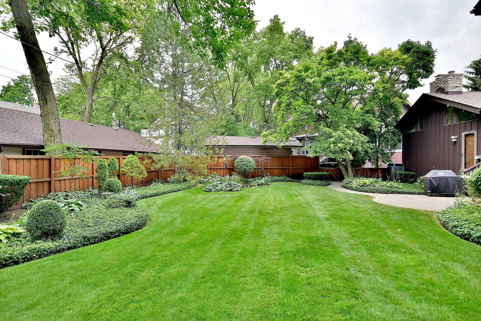 219 Shenstone Road Riverside, IL 60546 - Photo 7 of 7