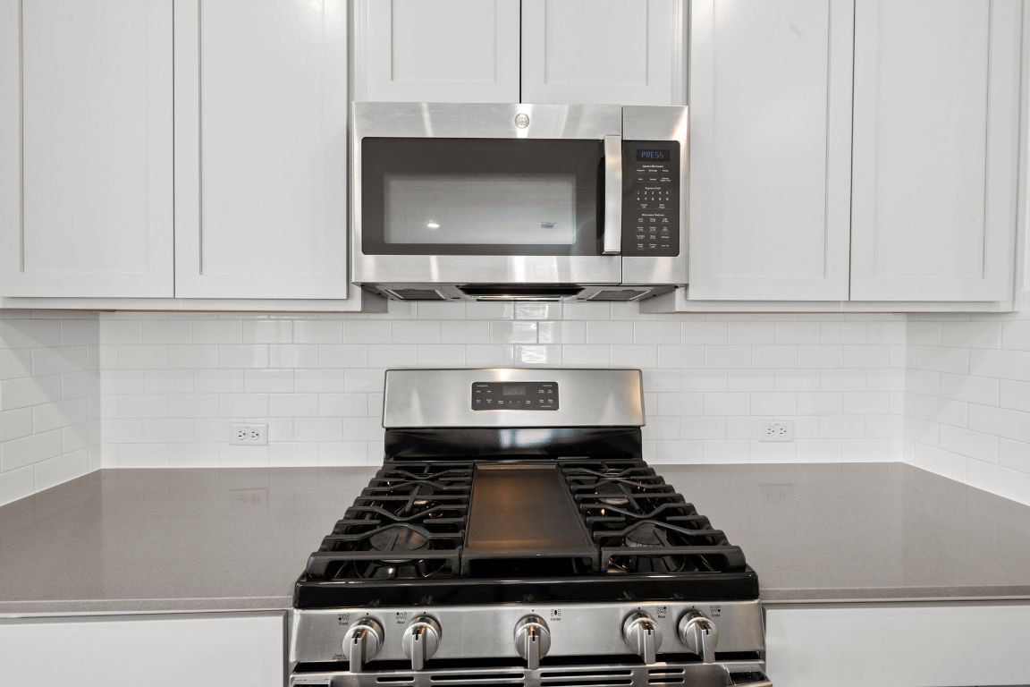 110 Madrid Kyle, TX 78640 - Photo 7 of 29