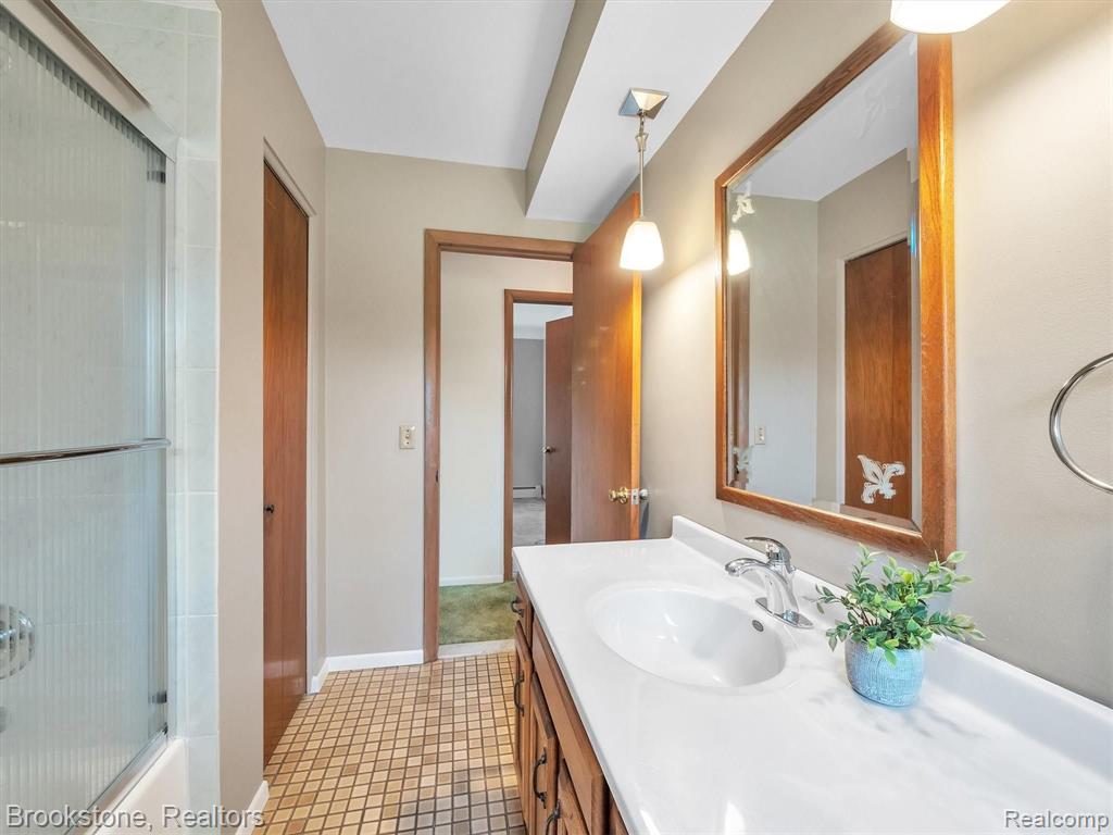 2960 York Road Rochester Hills, MI 48309 - Photo 13 of 24