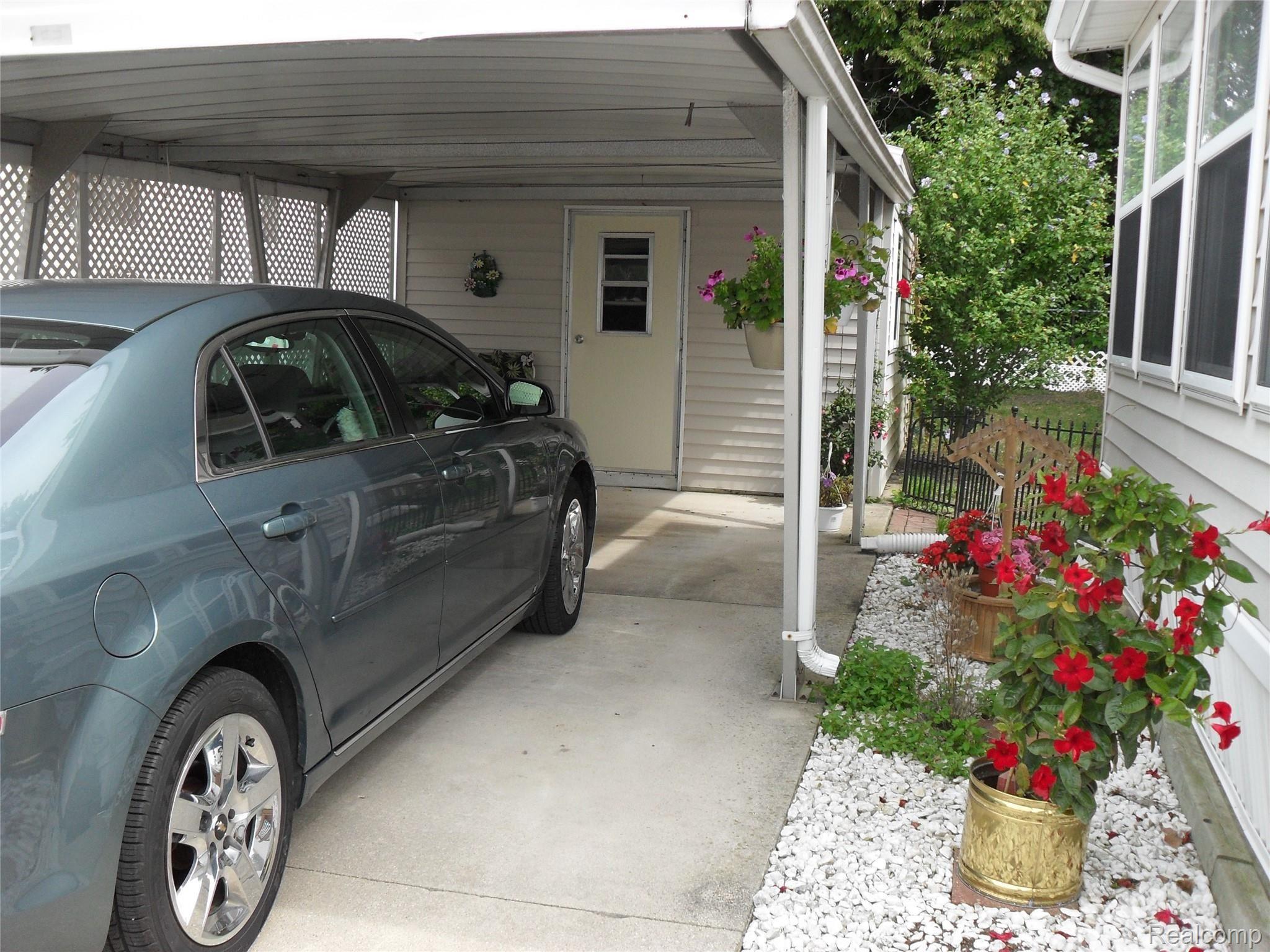 3333 Ravenswood Road Marysville, MI 48040 - Photo 9 of 12 SDC12911.JPG