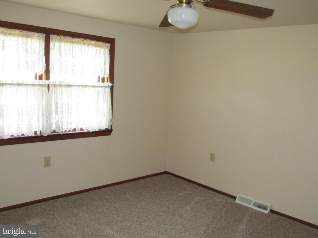 1161 Cider Press Road Manheim, PA 17545 - Photo 21 of 56 an empty room with a window