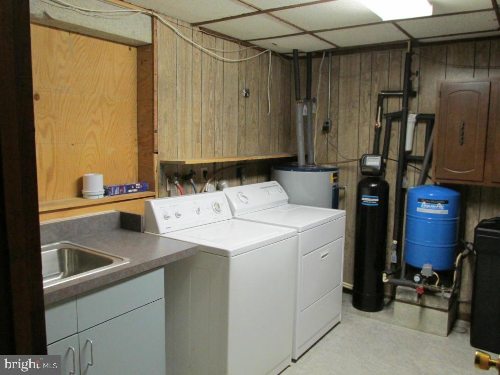 1161 Cider Press Road Manheim, PA 17545 - Photo 31 of 56 a utility room with dryer and washer