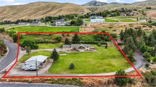 $859,900 | 2049 Sleepy Hollow Road, Wenatchee, WA 98801