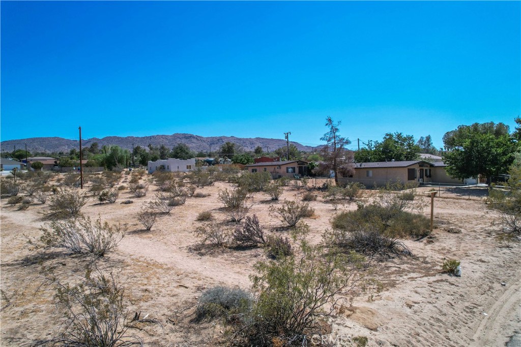 6650 Hillview Road Joshua Tree, CA 92252 - Photo 7 of 7 a view of a town with trees in the background