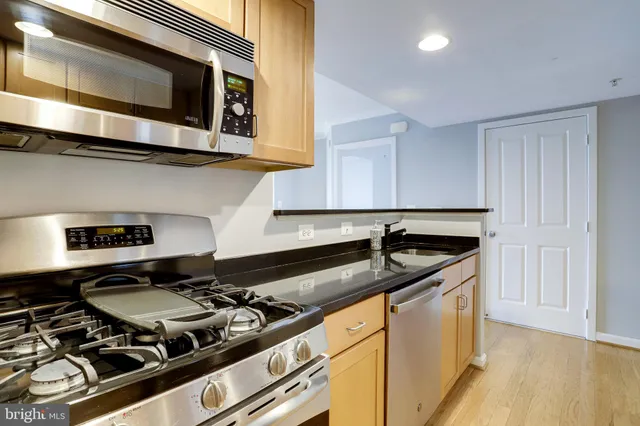 $2,500 | 2220 Fairfax Drive, Unit 601, Arlington, VA 22201