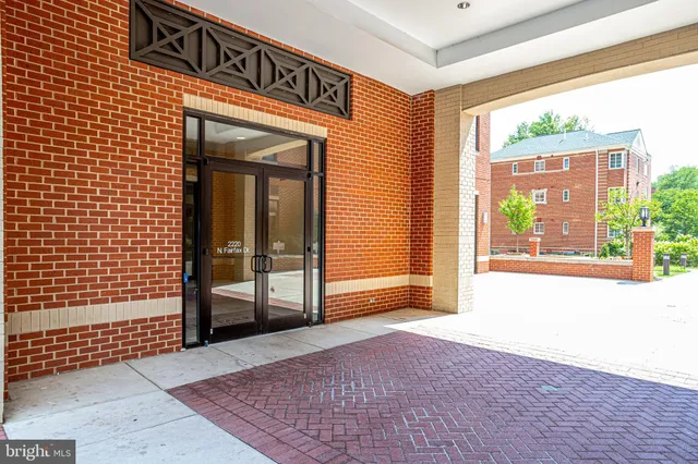 $2,500 | 2220 Fairfax Drive, Unit 601, Arlington, VA 22201