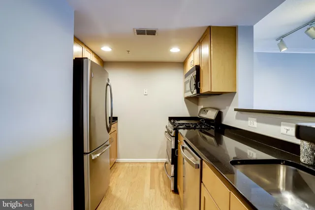 $2,500 | 2220 Fairfax Drive, Unit 601, Arlington, VA 22201