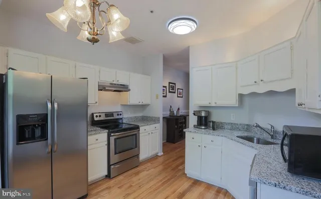 $394,900 | 10204 Crested Iris Drive, Montgomery Village, MD 20886