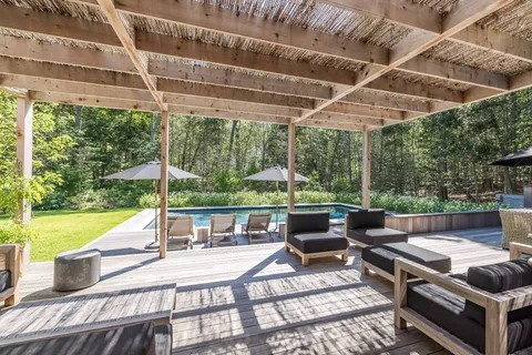 $2,995,000 | 23 Woodedge Circle, Amagansett, NY 11930