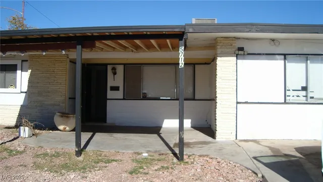 $2,400 | 5712 Stacey Avenue, Las Vegas, NV 89108