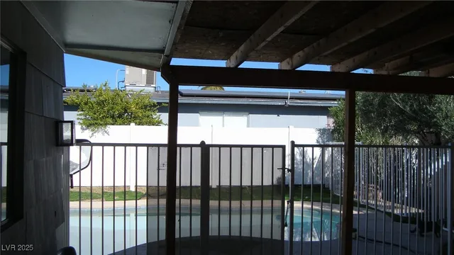 $2,400 | 5712 Stacey Avenue, Las Vegas, NV 89108