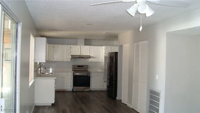 $2,400 | 5712 Stacey Avenue, Las Vegas, NV 89108
