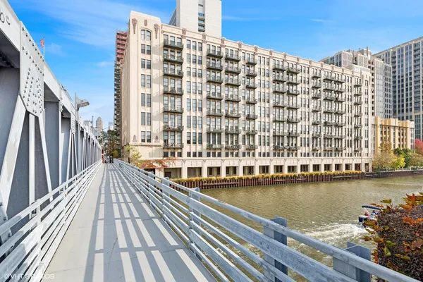 $3,000 | 758 North Larrabee Street, Unit 312, Chicago, IL 60654