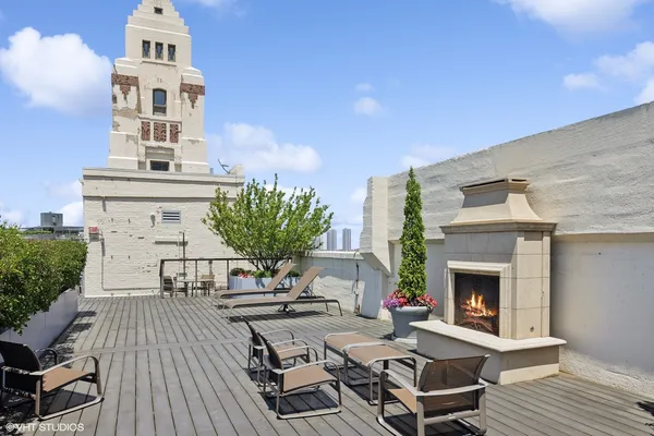 $3,000 | 758 North Larrabee Street, Unit 312, Chicago, IL 60654