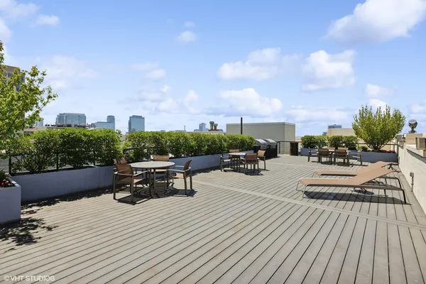 $3,000 | 758 North Larrabee Street, Unit 312, Chicago, IL 60654