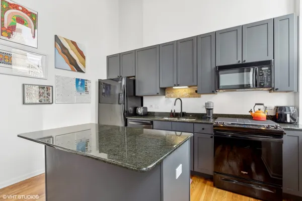 $3,000 | 758 North Larrabee Street, Unit 312, Chicago, IL 60654