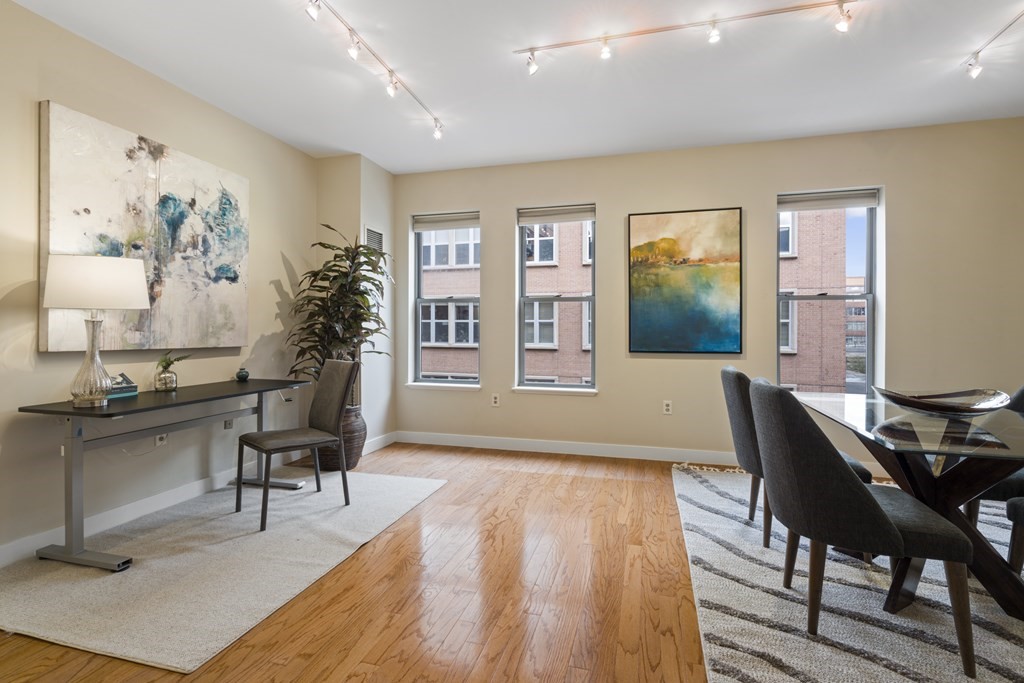 15 Savoy Street, Unit D309 Boston, MA 02118 - Photo 12 of 31 a workspace with furniture and window