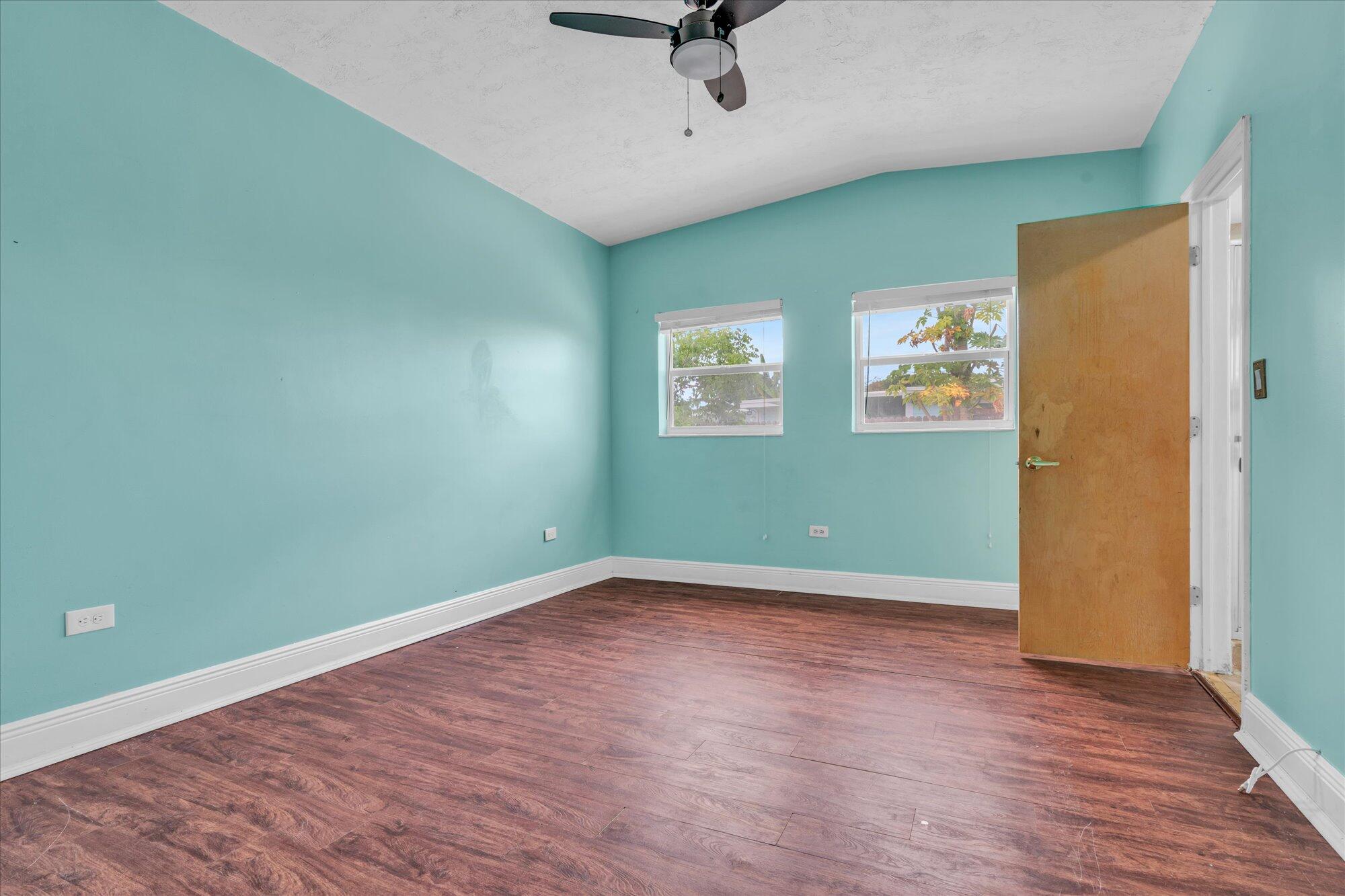 7984 Tuna Drive Marathon, FL 33050 - Photo 20 of 40 an empty room with a window and a ceiling fan
