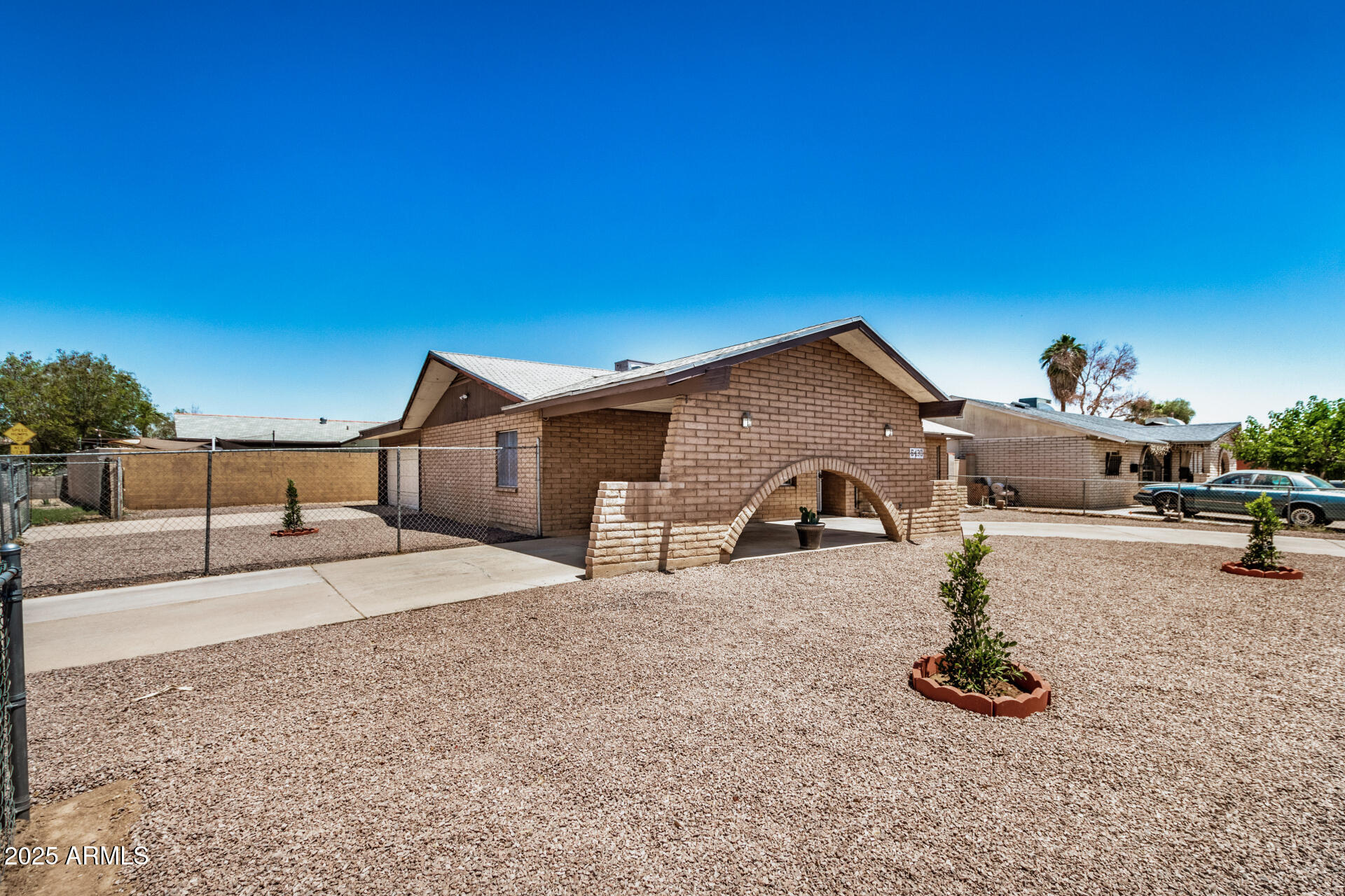6430 West Thomas Road Phoenix, AZ 85033 - Photo 3 of 27 06 - Thomas