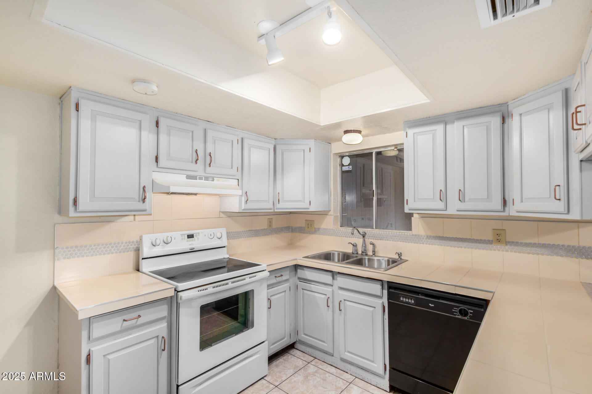 6430 West Thomas Road Phoenix, AZ 85033 - Photo 9 of 27 12 - Thomas