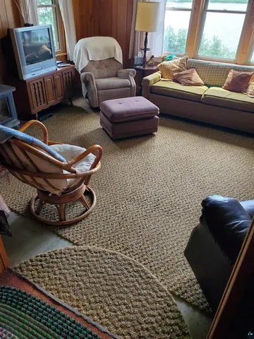 $215,000 | 8118 North Twin Lakes Road, Duluth, MN 55803