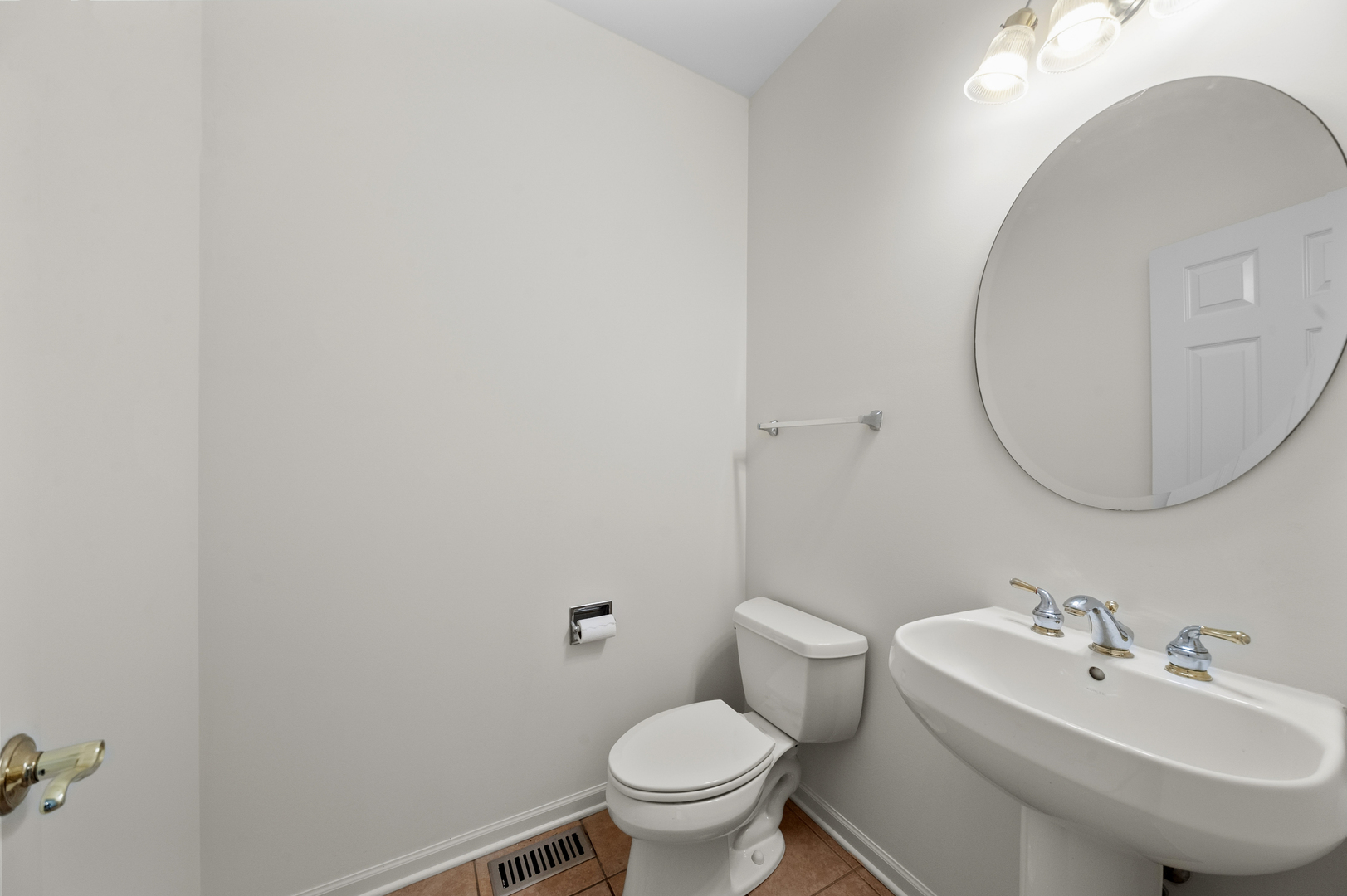 1925 Brentwood Road Northbrook, IL 60062 - Photo 9 of 31