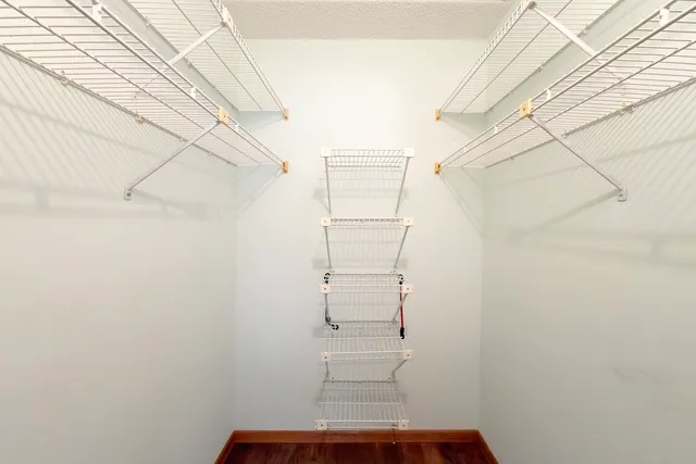 $279,900 | 1365 Ashland Avenue, Unit 302, Des Plaines, IL 60016