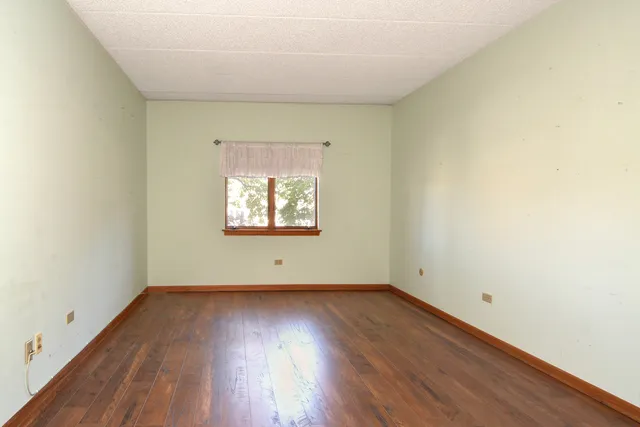 $279,900 | 1365 Ashland Avenue, Unit 302, Des Plaines, IL 60016