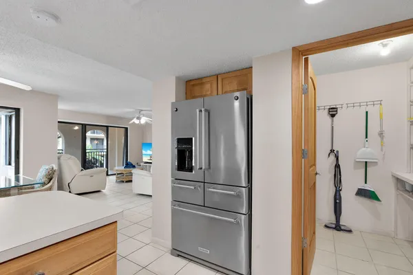 $749,500 | 1001 West Ocean Drive, Unit 2201, Key Colony Beach, FL 33051
