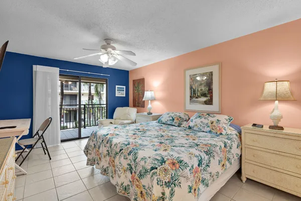 $749,500 | 1001 West Ocean Drive, Unit 2201, Key Colony Beach, FL 33051