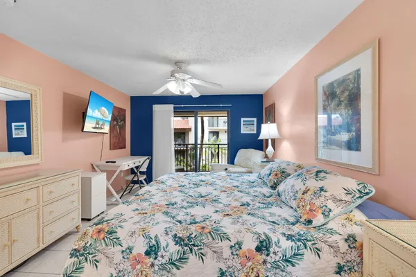 $749,500 | 1001 West Ocean Drive, Unit 2201, Key Colony Beach, FL 33051