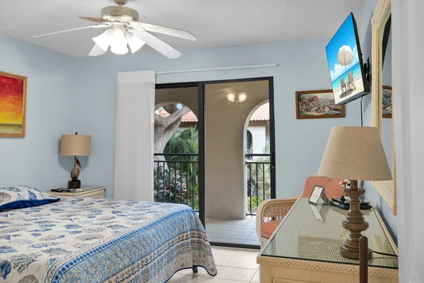 $749,500 | 1001 West Ocean Drive, Unit 2201, Key Colony Beach, FL 33051