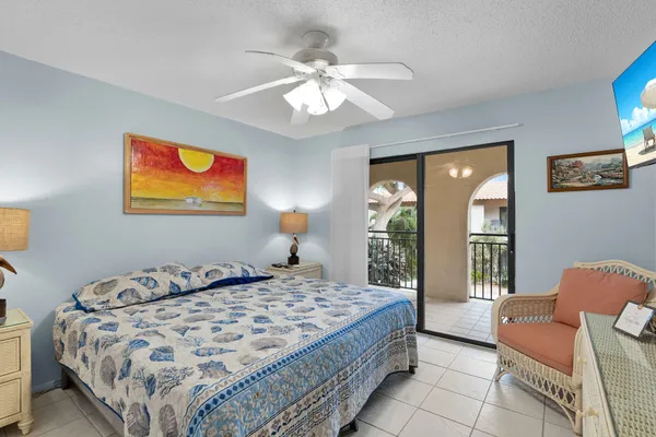$749,500 | 1001 West Ocean Drive, Unit 2201, Key Colony Beach, FL 33051