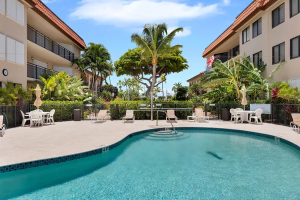 $749,500 | 1001 West Ocean Drive, Unit 2201, Key Colony Beach, FL 33051
