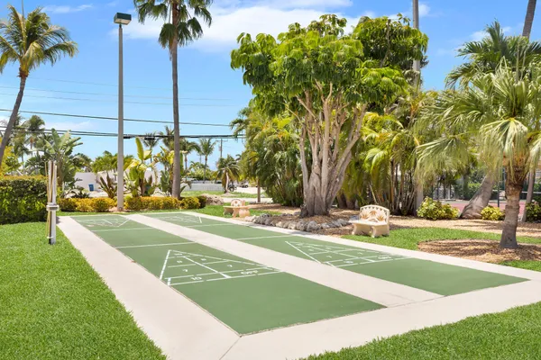 $749,500 | 1001 West Ocean Drive, Unit 2201, Key Colony Beach, FL 33051