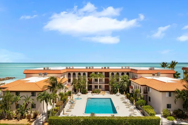 $749,500 | 1001 West Ocean Drive, Unit 2201, Key Colony Beach, FL 33051