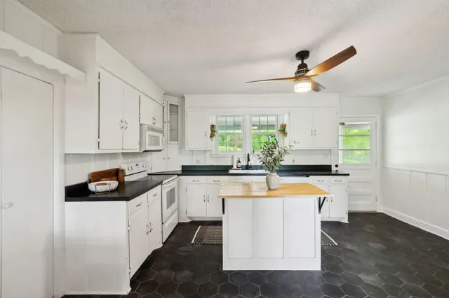 $462,400 | 1155 Ridge Hill Road, Goodlettsville, TN 37072