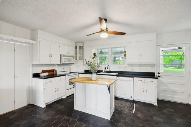 $462,400 | 1155 Ridge Hill Road, Goodlettsville, TN 37072